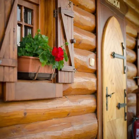 Ubytovanie Koliba Pacho - Zrub Anicka Holiday home *